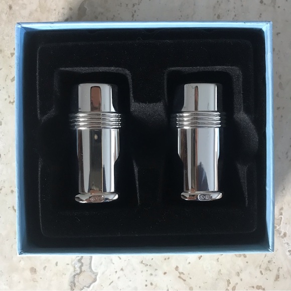 Wedgwood Windsor Small Salt & Pepper Shakers in original box, each 2 1/4” tall. - Picture 13 of 15